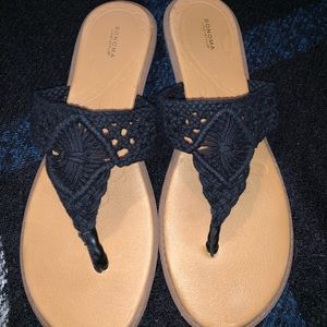 Sonoma sandals, size 8